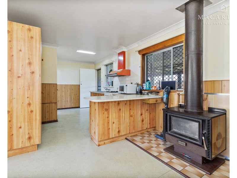 33 Leavenworth Drive, Mount Austin NSW 2650