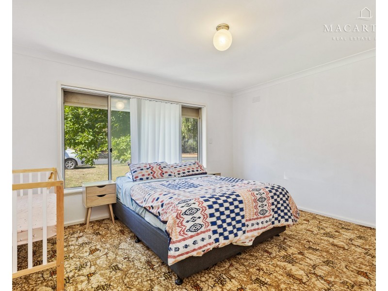 33 Leavenworth Drive, Mount Austin NSW 2650