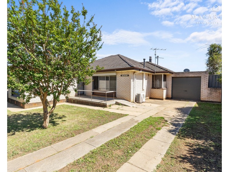 33 Leavenworth Drive, Mount Austin NSW 2650