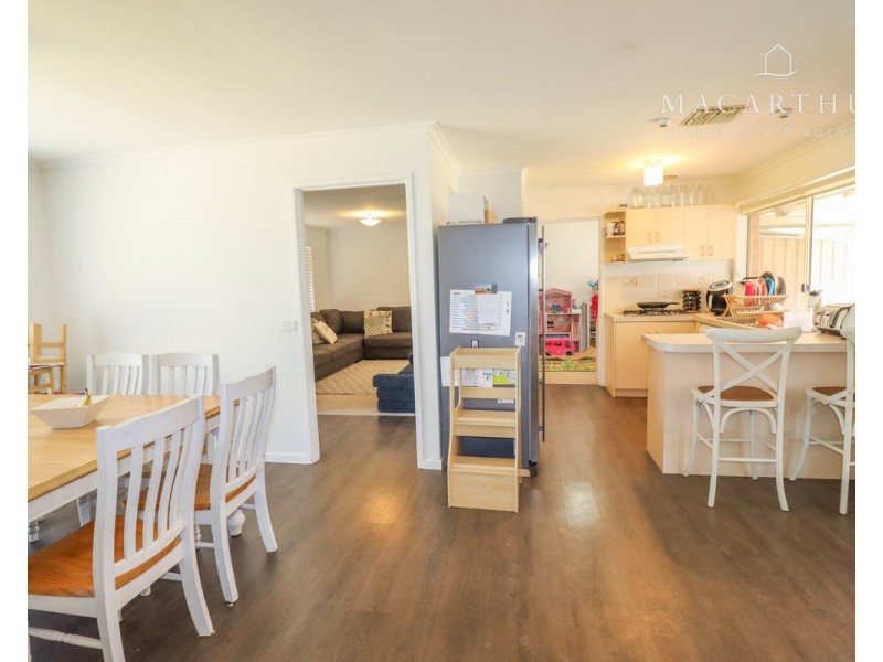 12 Cooba Place, Estella NSW 2650