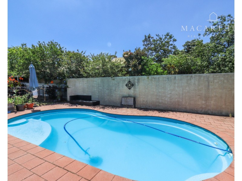 12 Cooba Place, Estella NSW 2650