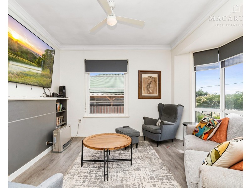6 Bluett Crescent, Turvey Park NSW 2650