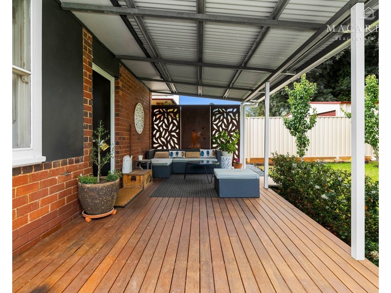 6 Bluett Crescent, Turvey Park NSW 2650