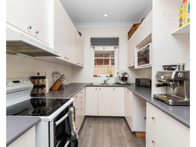 6 Bluett Crescent, Turvey Park NSW 2650