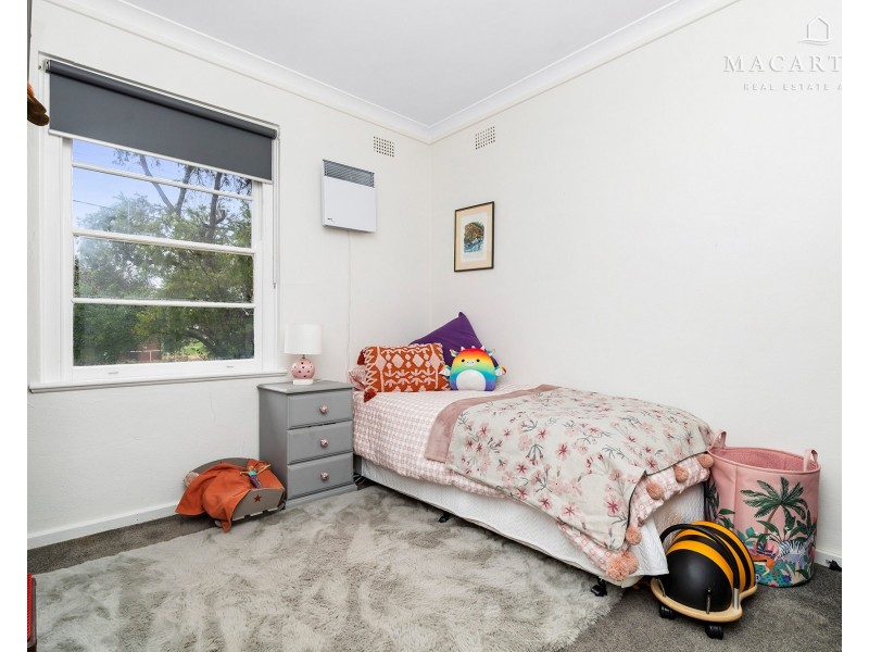 6 Bluett Crescent, Turvey Park NSW 2650