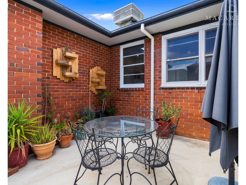 6 Bluett Crescent, Turvey Park NSW 2650