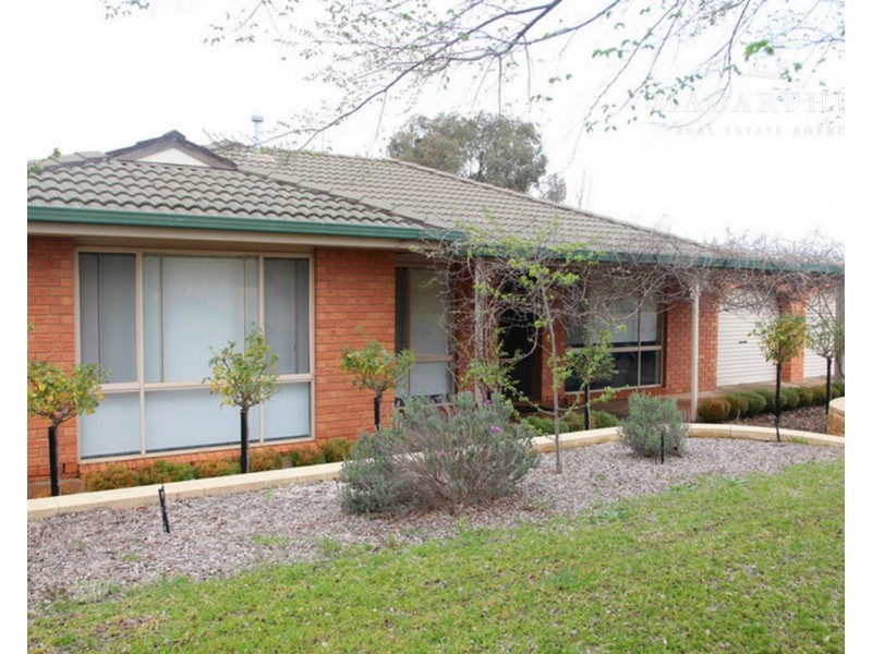 18 Canola Place, Estella NSW 2650
