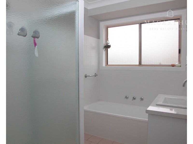 18 Canola Place, Estella NSW 2650