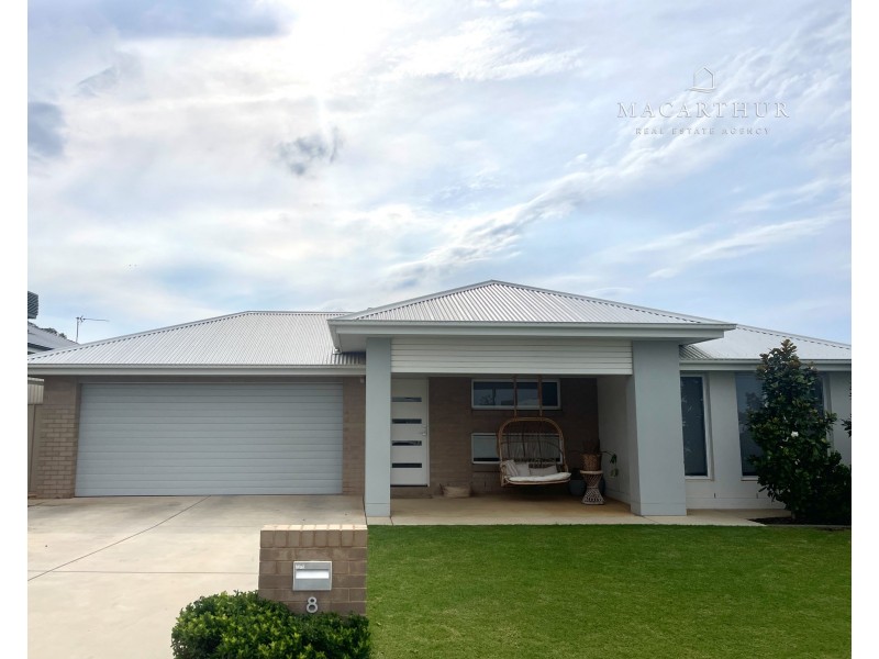 8 Jumbuck Drive, Gobbagombalin NSW 2650