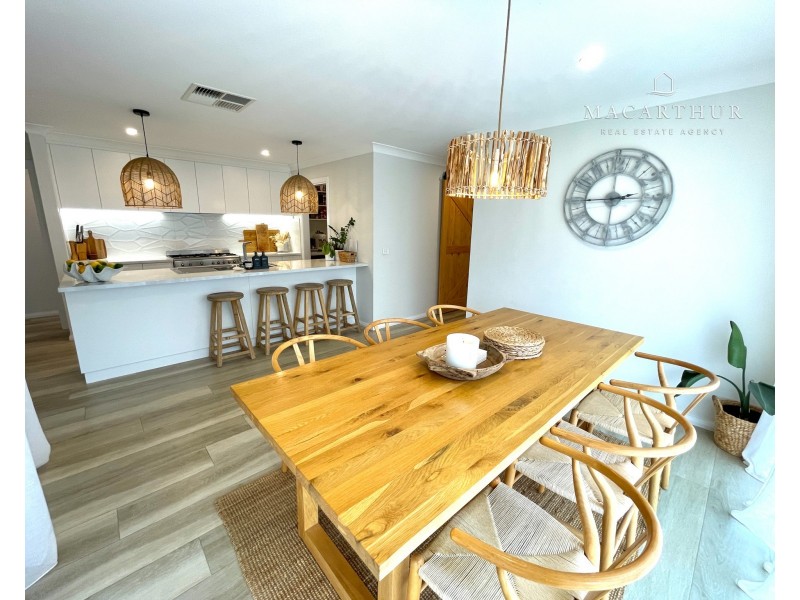 8 Jumbuck Drive, Gobbagombalin NSW 2650