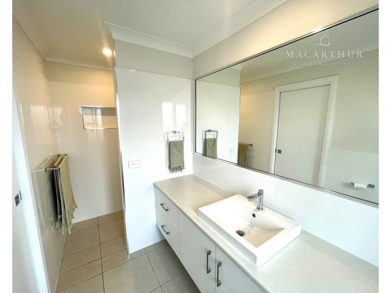 8 Jumbuck Drive, Gobbagombalin NSW 2650