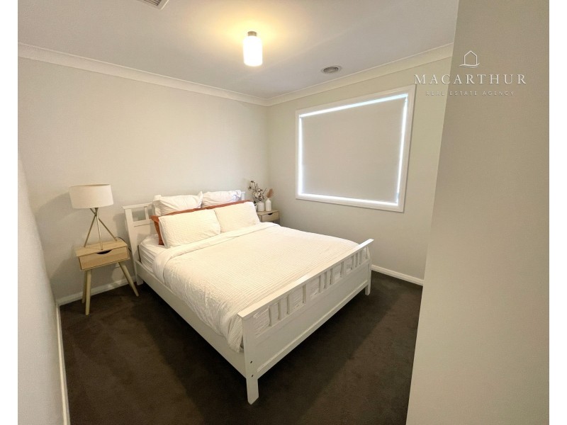 8 Jumbuck Drive, Gobbagombalin NSW 2650