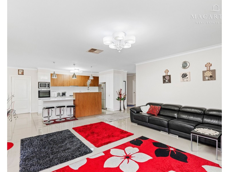 19 Kaloona Drive, Bourkelands NSW 2650