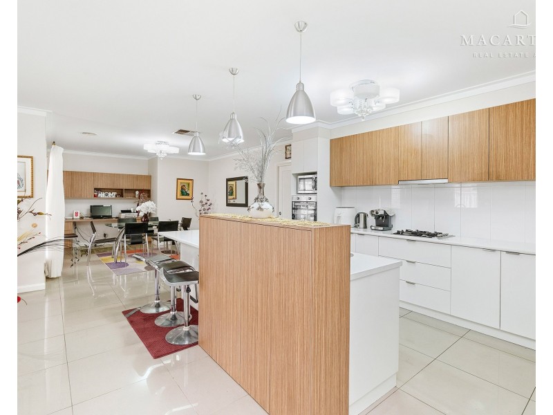 19 Kaloona Drive, Bourkelands NSW 2650