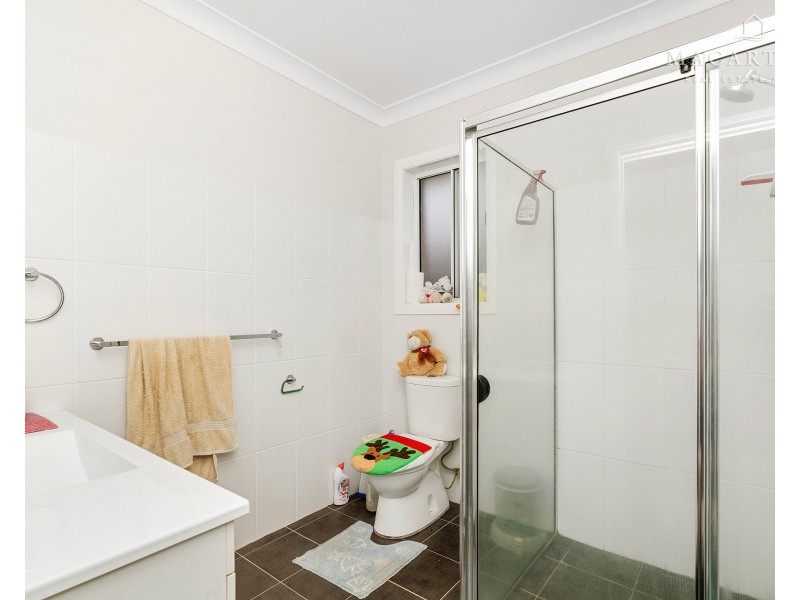 19 Kaloona Drive, Bourkelands NSW 2650