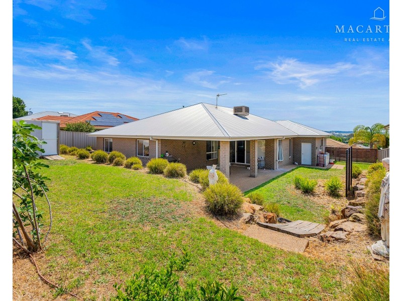 19 Kaloona Drive, Bourkelands NSW 2650