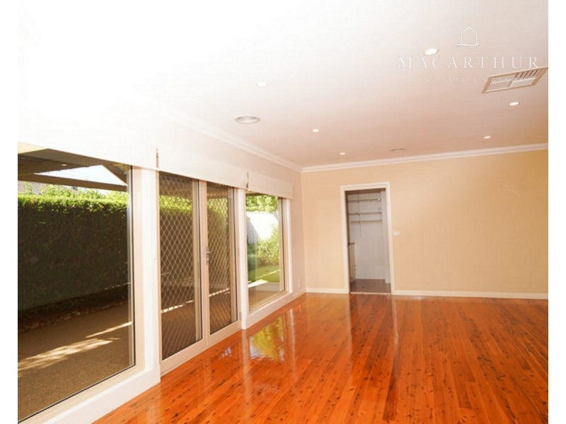 2/37 Lindsay Street, Turvey Park NSW 2650