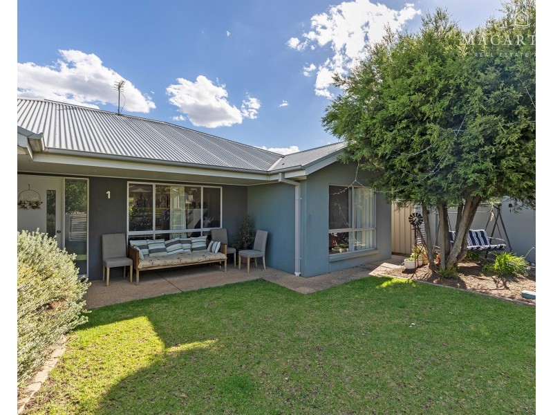 1/3 Bogong Crescent, Tatton NSW 2650