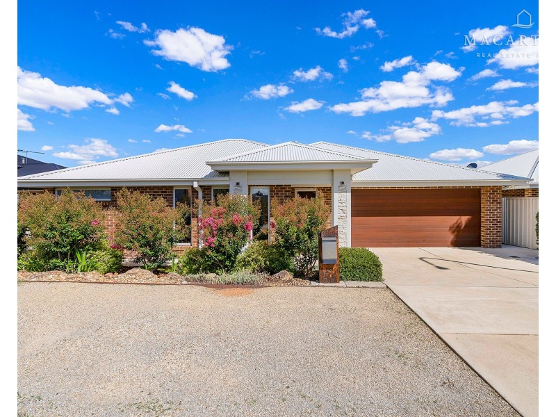 19 Goonawarra Street, Gobbagombalin NSW 2650