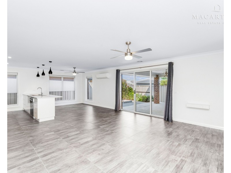 19 Goonawarra Street, Gobbagombalin NSW 2650