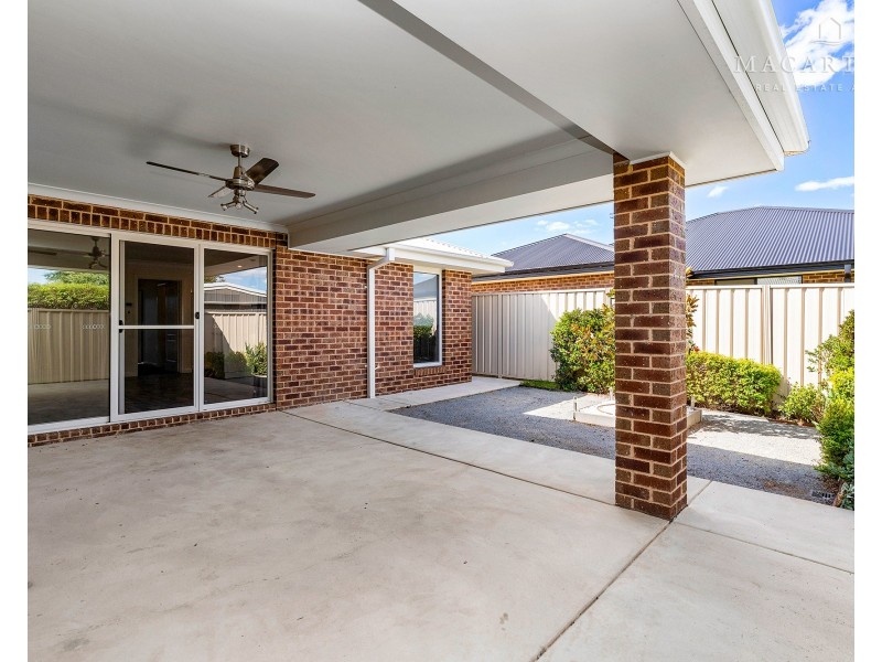 19 Goonawarra Street, Gobbagombalin NSW 2650