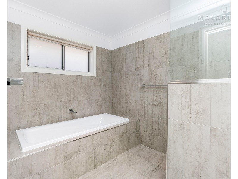 19 Goonawarra Street, Gobbagombalin NSW 2650