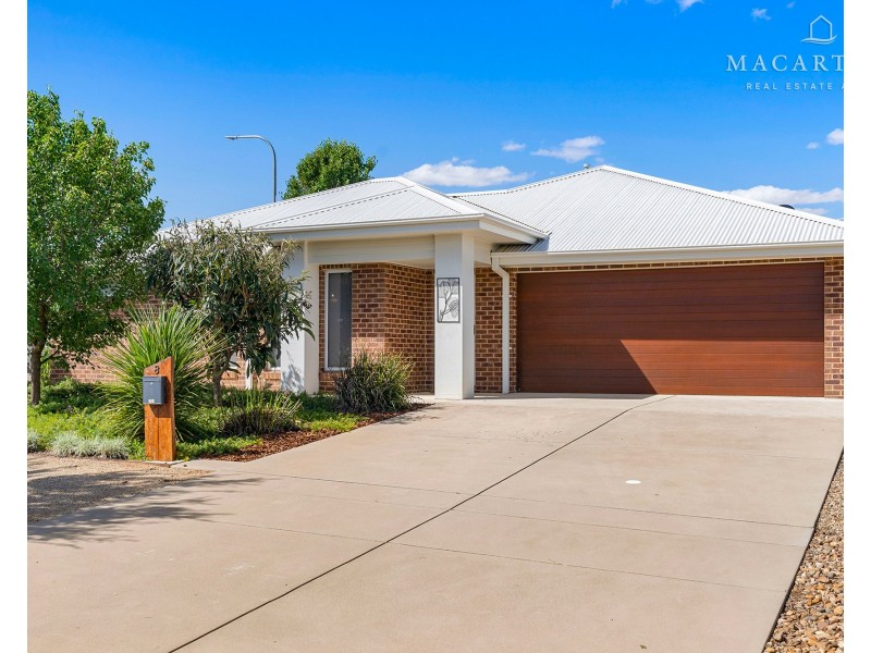 8 Morris Crescent, Gobbagombalin NSW 2650