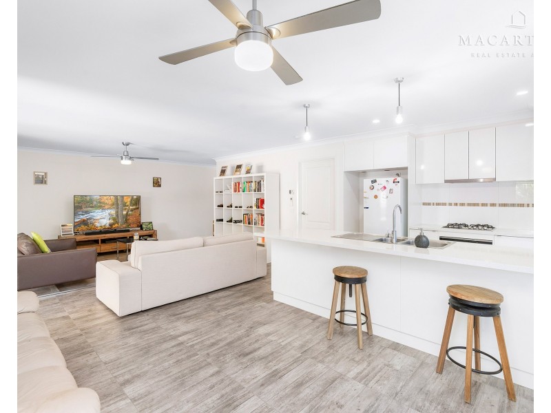 8 Morris Crescent, Gobbagombalin NSW 2650