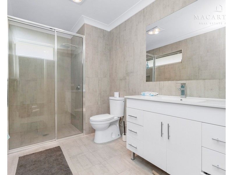 8 Morris Crescent, Gobbagombalin NSW 2650