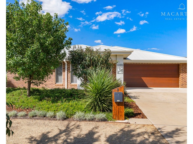 8 Morris Crescent, Gobbagombalin NSW 2650