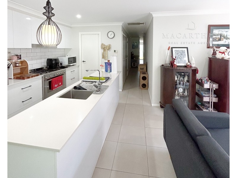 1/5 Mulberrygong Court, Gobbagombalin NSW 2650