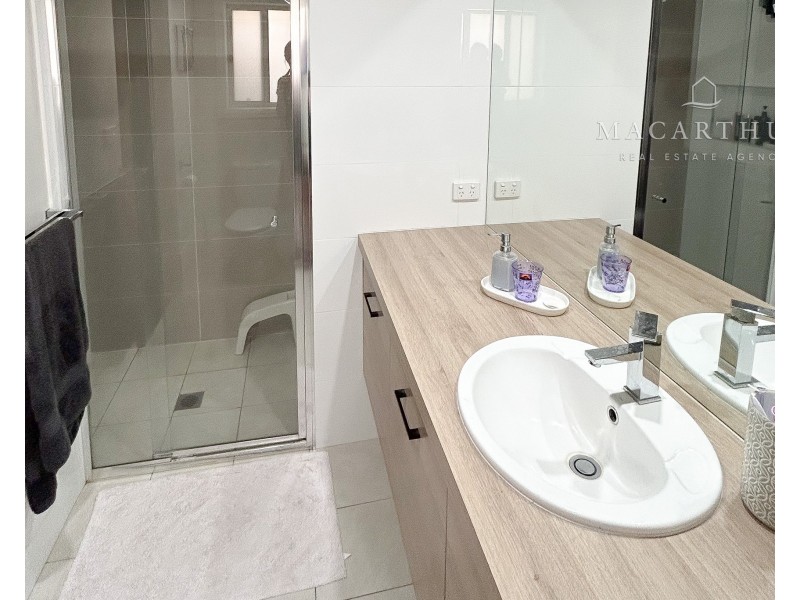 1/5 Mulberrygong Court, Gobbagombalin NSW 2650