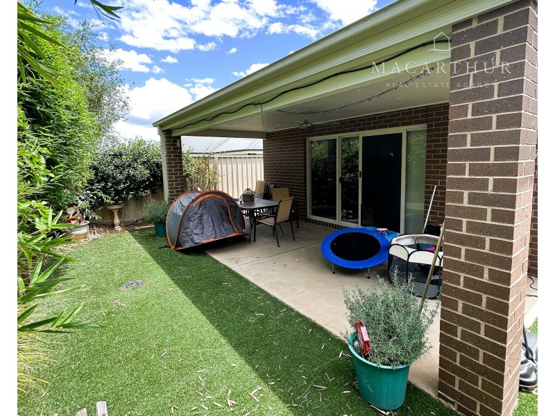 1/5 Mulberrygong Court, Gobbagombalin NSW 2650