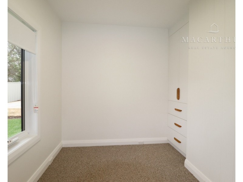 2/24 Monash Crescent, Mount Austin NSW 2650
