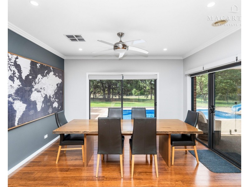 23 Plunkett Drive, Lake Albert NSW 2650