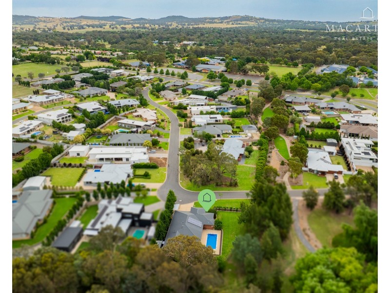 23 Plunkett Drive, Lake Albert NSW 2650