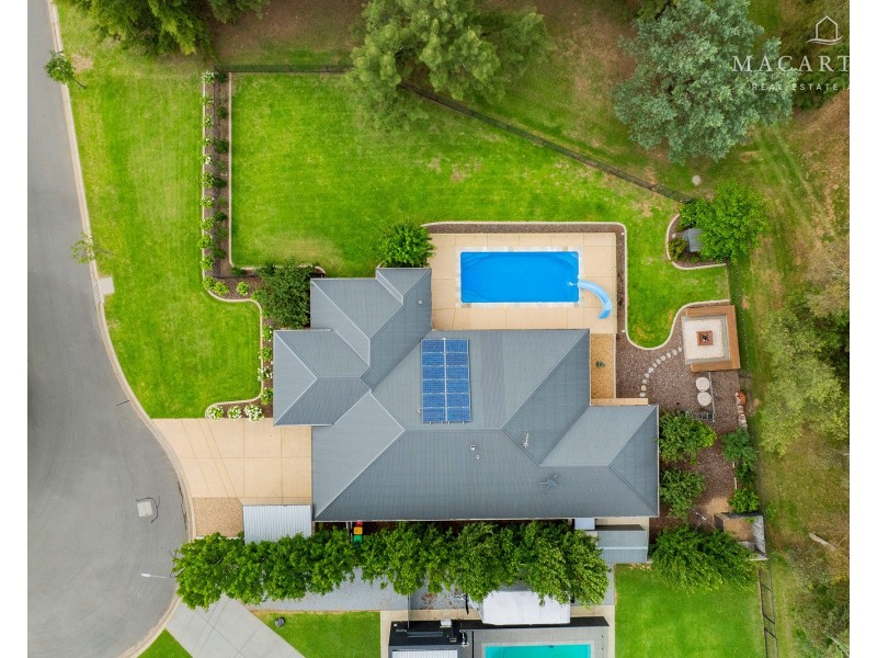 23 Plunkett Drive, Lake Albert NSW 2650