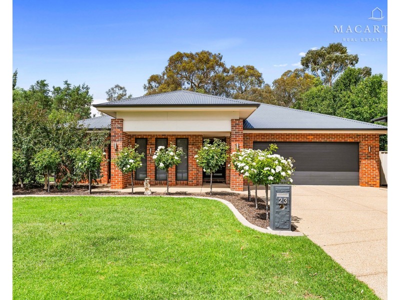 23 Plunkett Drive, Lake Albert NSW 2650