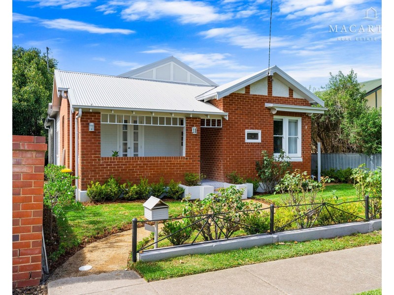220 Gurwood Street, Wagga Wagga NSW 2650