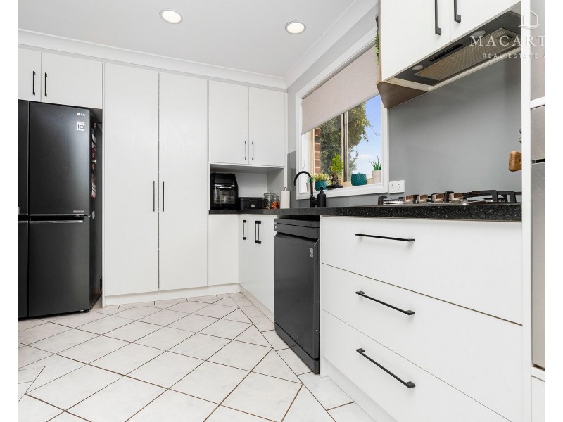 4 Lamilla Street, Glenfield Park NSW 2650