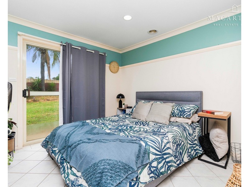 4 Lamilla Street, Glenfield Park NSW 2650