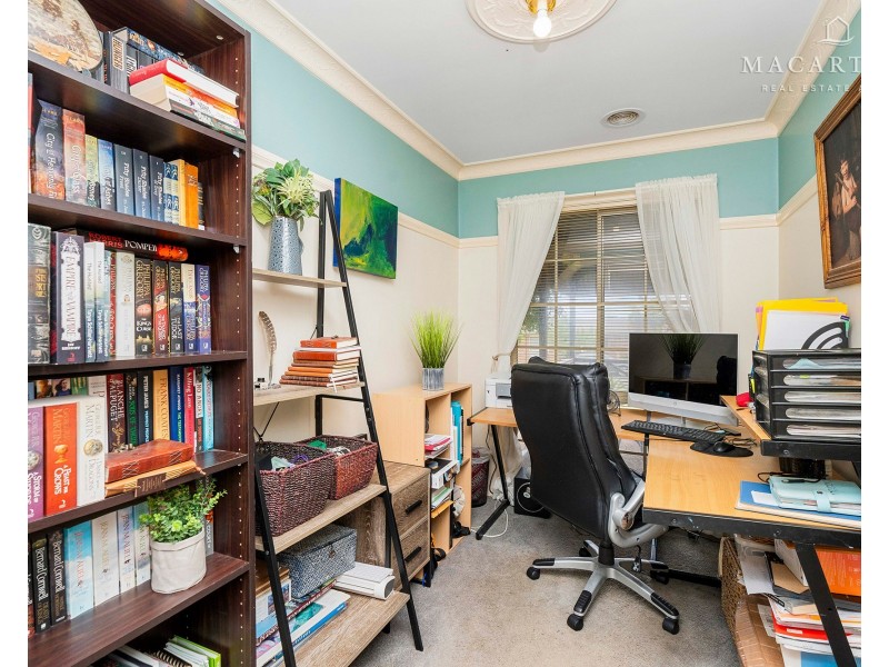 4 Lamilla Street, Glenfield Park NSW 2650