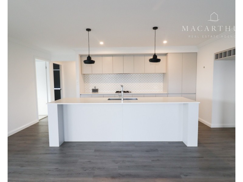 1/1 Barralong Way, Gobbagombalin NSW 2650