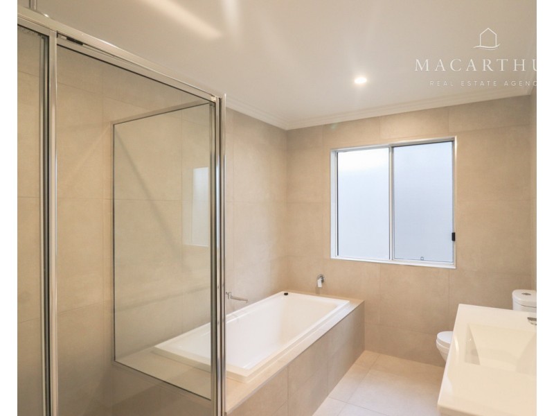 1/1 Barralong Way, Gobbagombalin NSW 2650