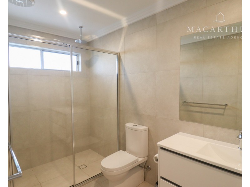 1/1 Barralong Way, Gobbagombalin NSW 2650