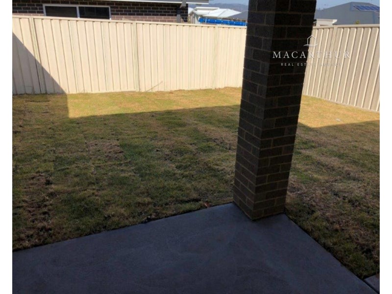 11 Hazelwood Drive, Forest Hill NSW 2651