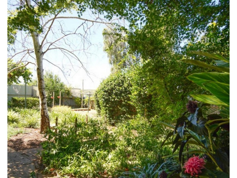 28 Sunshine Avenue, Turvey Park NSW 2650