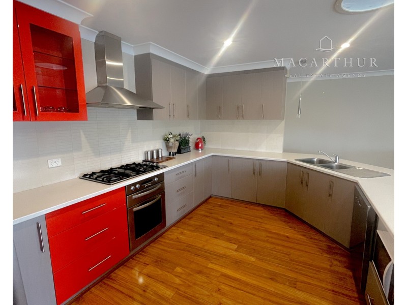 18 Yanko Crescent, Bourkelands NSW 2650