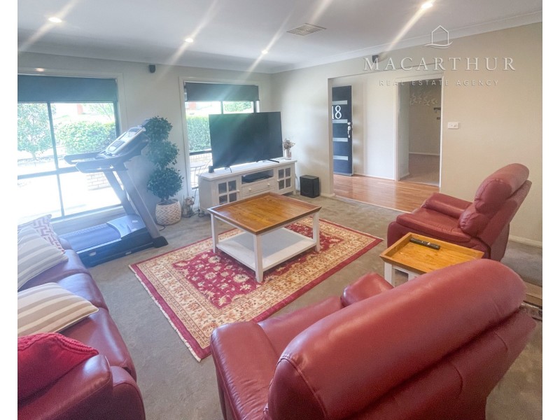 18 Yanko Crescent, Bourkelands NSW 2650