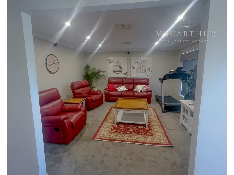 18 Yanko Crescent, Bourkelands NSW 2650